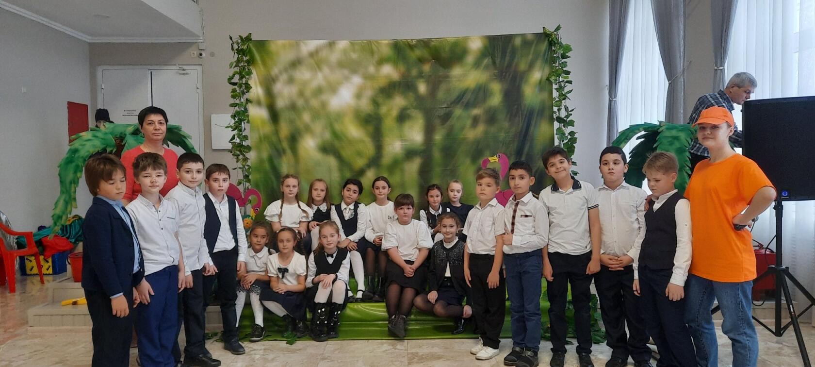 "В дружбе наша сила" - 17 ноября в Социально-культурном центре Крымского района прошла развлекательная игровая программа для детей.